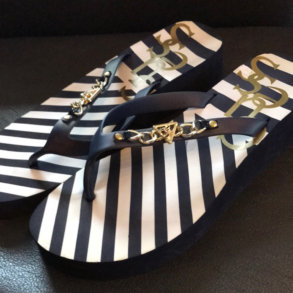Guess size 9 flip flops